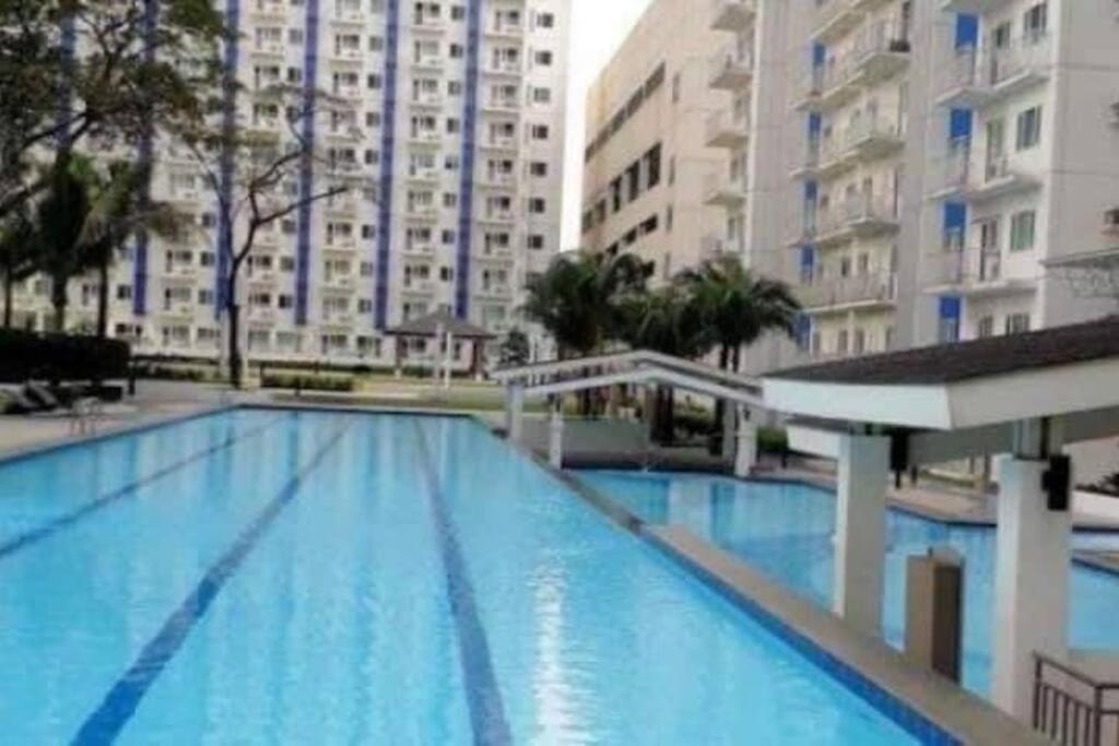 Grass Residences Sm North Edsa And Trinoma Quezon City Zewnętrze zdjęcie