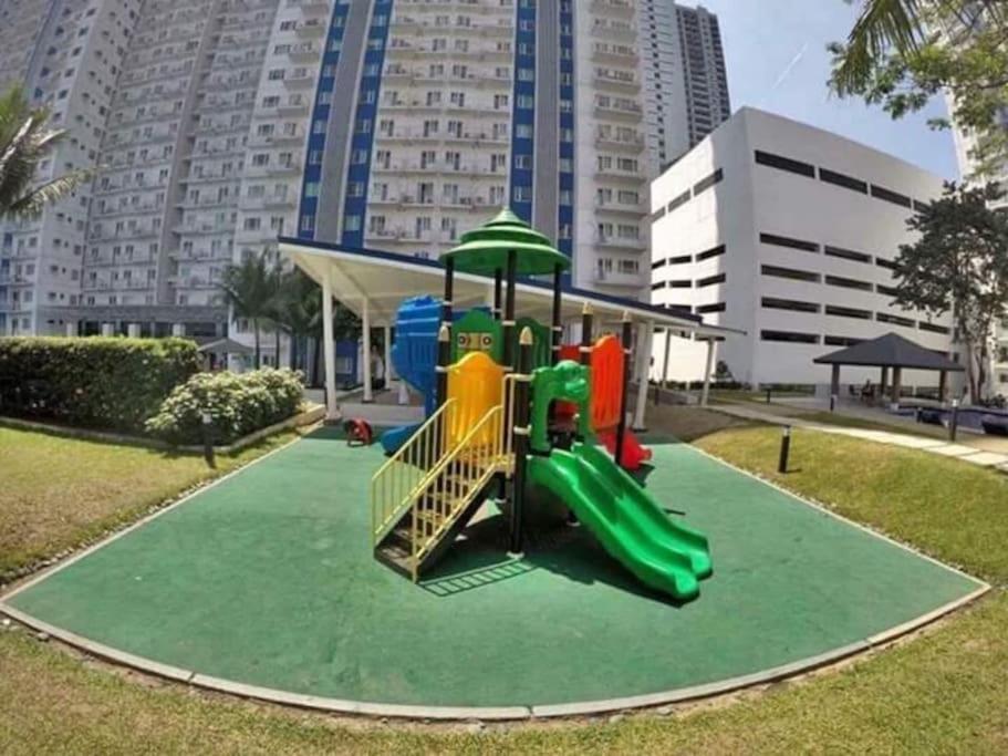 Grass Residences Sm North Edsa And Trinoma Quezon City Zewnętrze zdjęcie